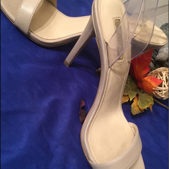 Sassy pair of Guess 👠 - Picture 6 of 7